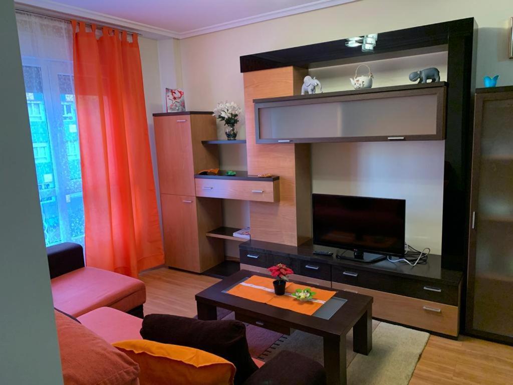 Apartamento Mota-2 Huca-Los Prados; Parking Y Wifi Gratis Овьедо Экстерьер фото